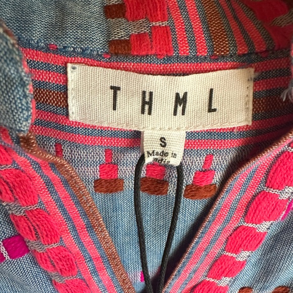 Beautiful embroidered Fringe Trim Cotton Ochos Top. Looks great with jeans! - Picture 4 of 5